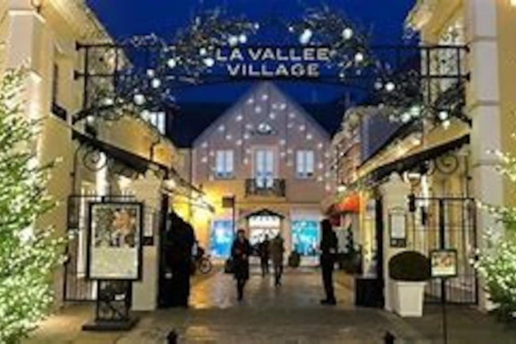 Proche Disney Et Paris - Studio Terrasse Et Parking Prive Montevrain Ngoại thất bức ảnh